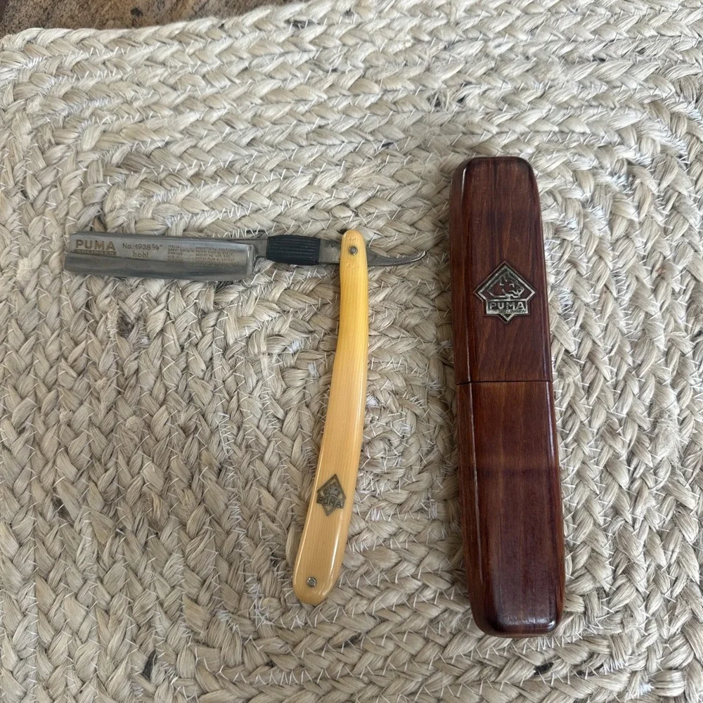Vintage Solingen Puma 1938 5/8‎  Straight Razor Germany & Case